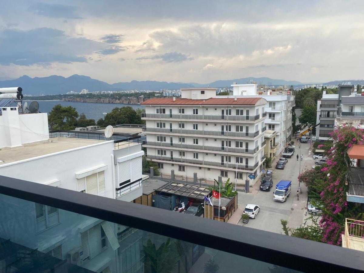 In The Middle Hotel Antalya Bagian luar foto