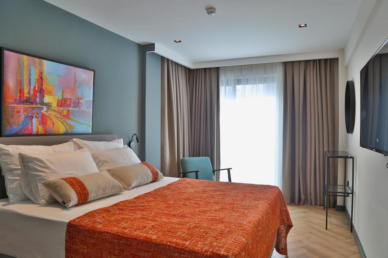 In The Middle Hotel Antalya Bagian luar foto