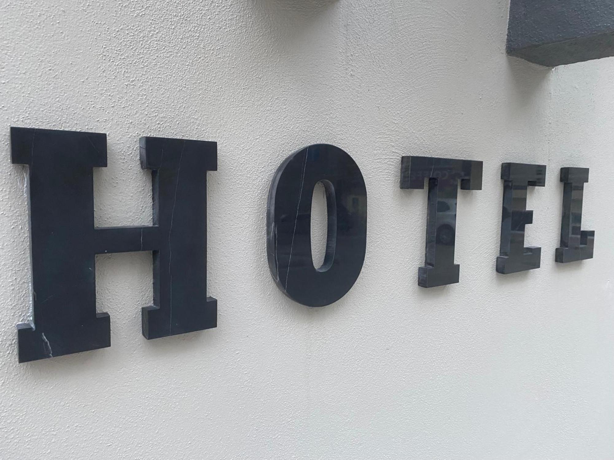 In The Middle Hotel Antalya Bagian luar foto